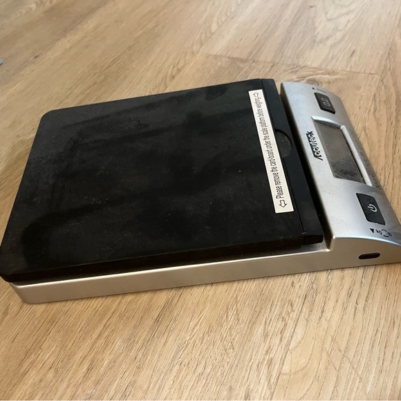 Like new digital scale for sale - Picture 3 of 3